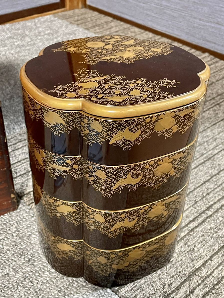 ０７０４Ｂ　時代物　コレクター放出品　繋蒔絵木瓜形四段重　漆器_画像3