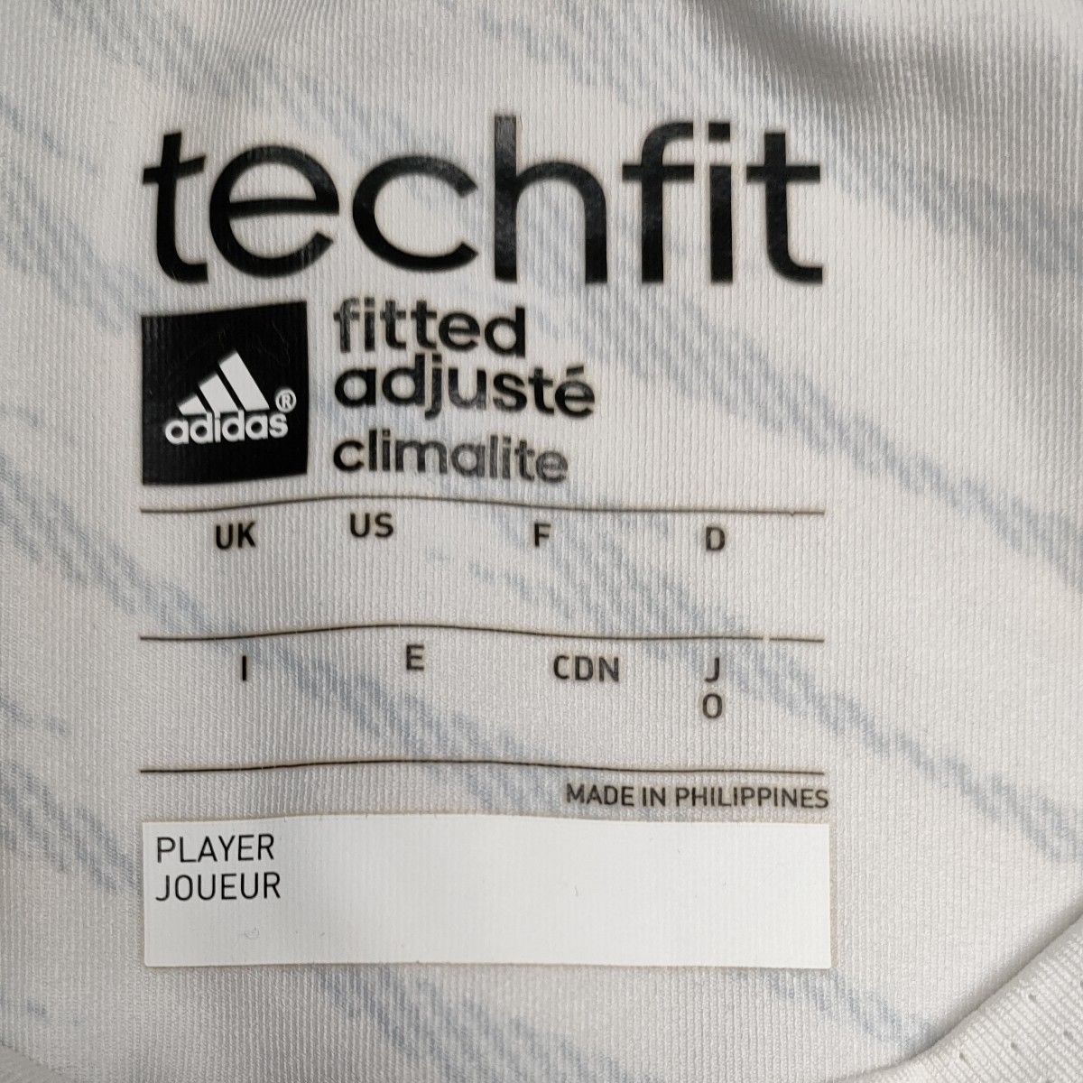 アディダス・半袖ＴシャツM techfit 高機能素材 CLIMALITEで快適　adidasスポーツウエア
