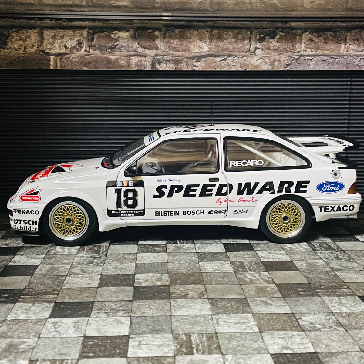 1/18 PMA フォード シエラ コスワース RS500 DTM チャンピオン 1/18 PMA フォード シエラ コスワース RS500 DTM チャンピオン