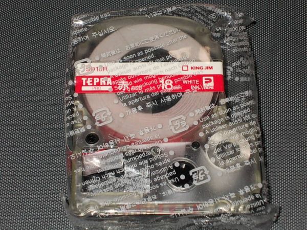 ◆新品テプラPROテープSD18R・18mm幅・赤・白文字◆_画像1