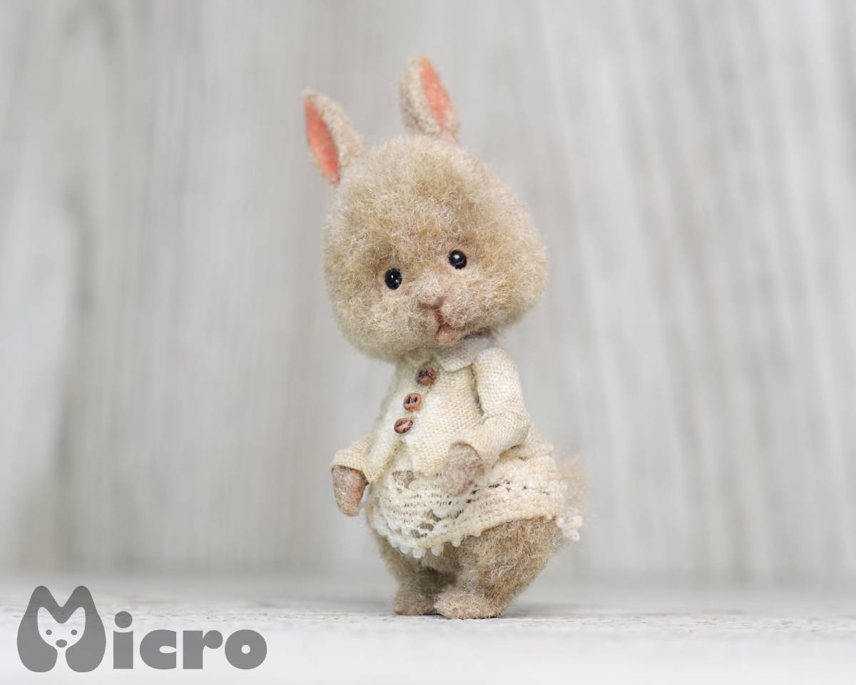 ★Micro★「Rabbit」高さ4.9ｃｍ・うさぎ・ハンドメイド・アンティーク風・羊毛フェルト・ドールハウスなどに★_画像9