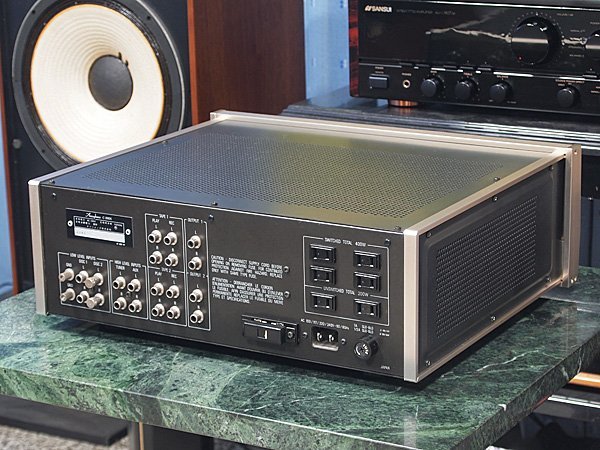 Accuphase C-200X ♪アキュフェーズ 集大成モデル 銘プリアンプ Accuphase C-200X ♪アキュフェーズ 集大成モデル 銘プリアンプ