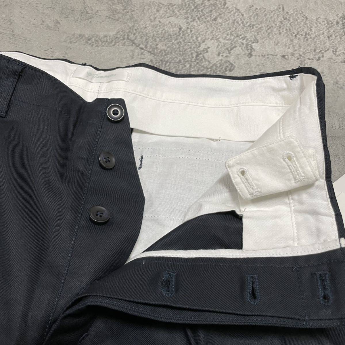 新品定価23100円 チルトザオーセンティック ストレートパンツ 新品定価23100円 チルトザオーセンティック ストレートパンツ