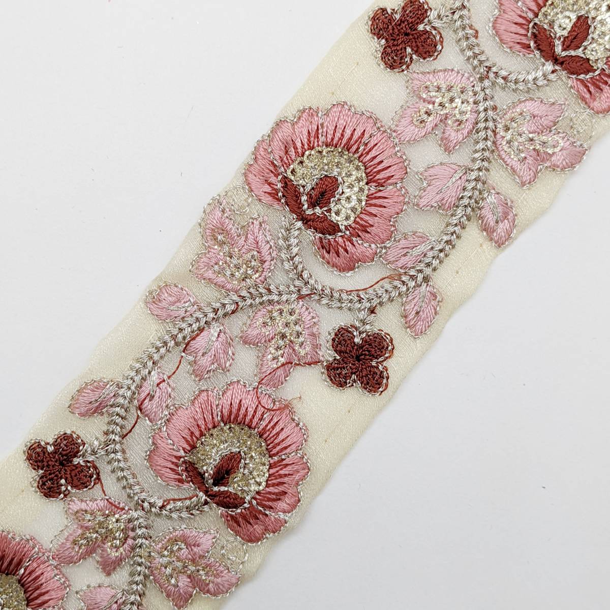 インド刺繍リボン 約45mm 花模様 ピンクの花_画像1