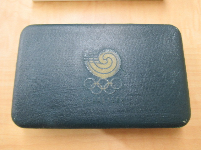 1986年漢城奧運會銀幣2種類型設置10000韓元/ 5000韓元 原文:ソウルオリンピック　1986　銀貨2種セット　10000ウォン／5000ウォン