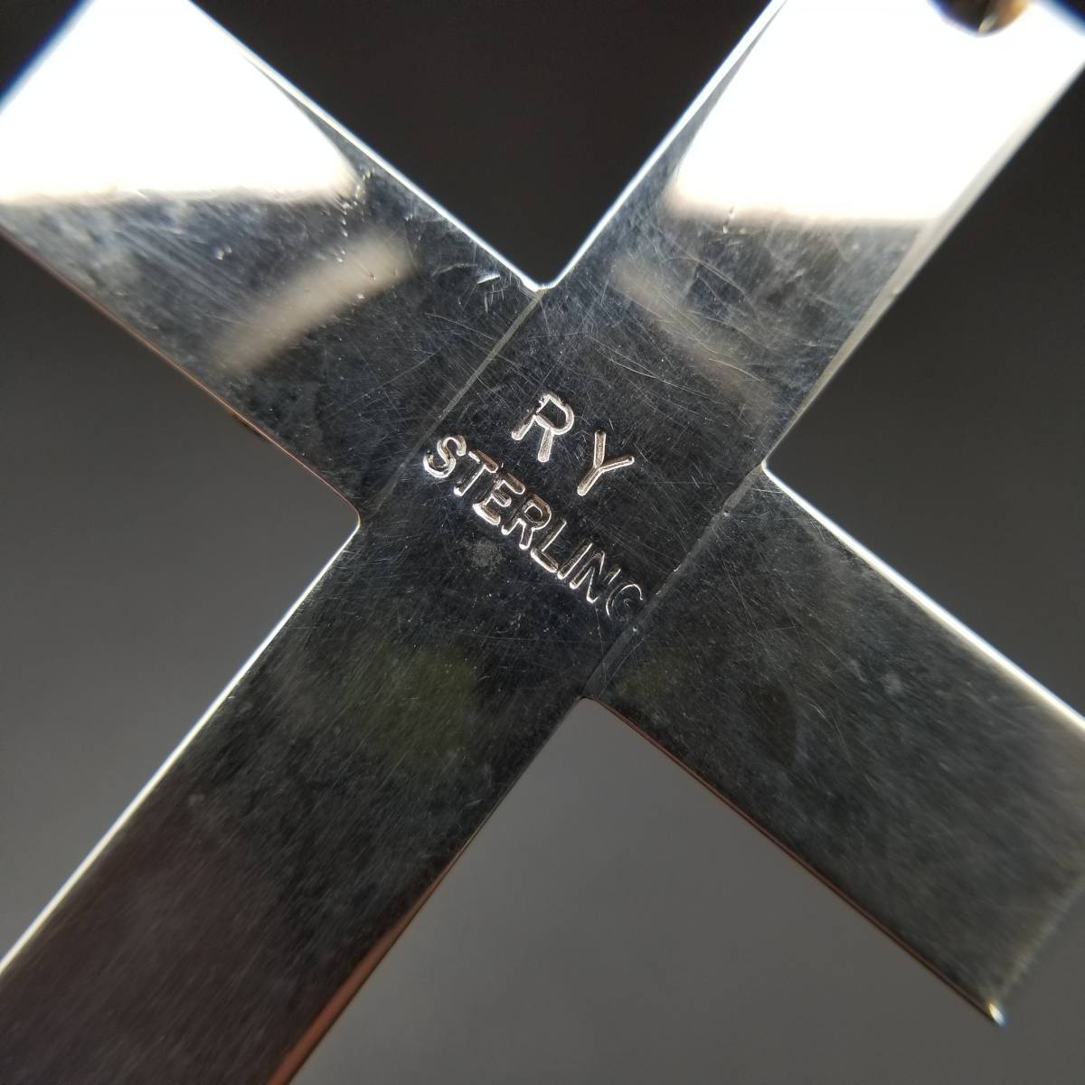 全信頼を寄せる ナバホ族 RY 刻印 ターコイズ カボション 925 シルバー 装身具