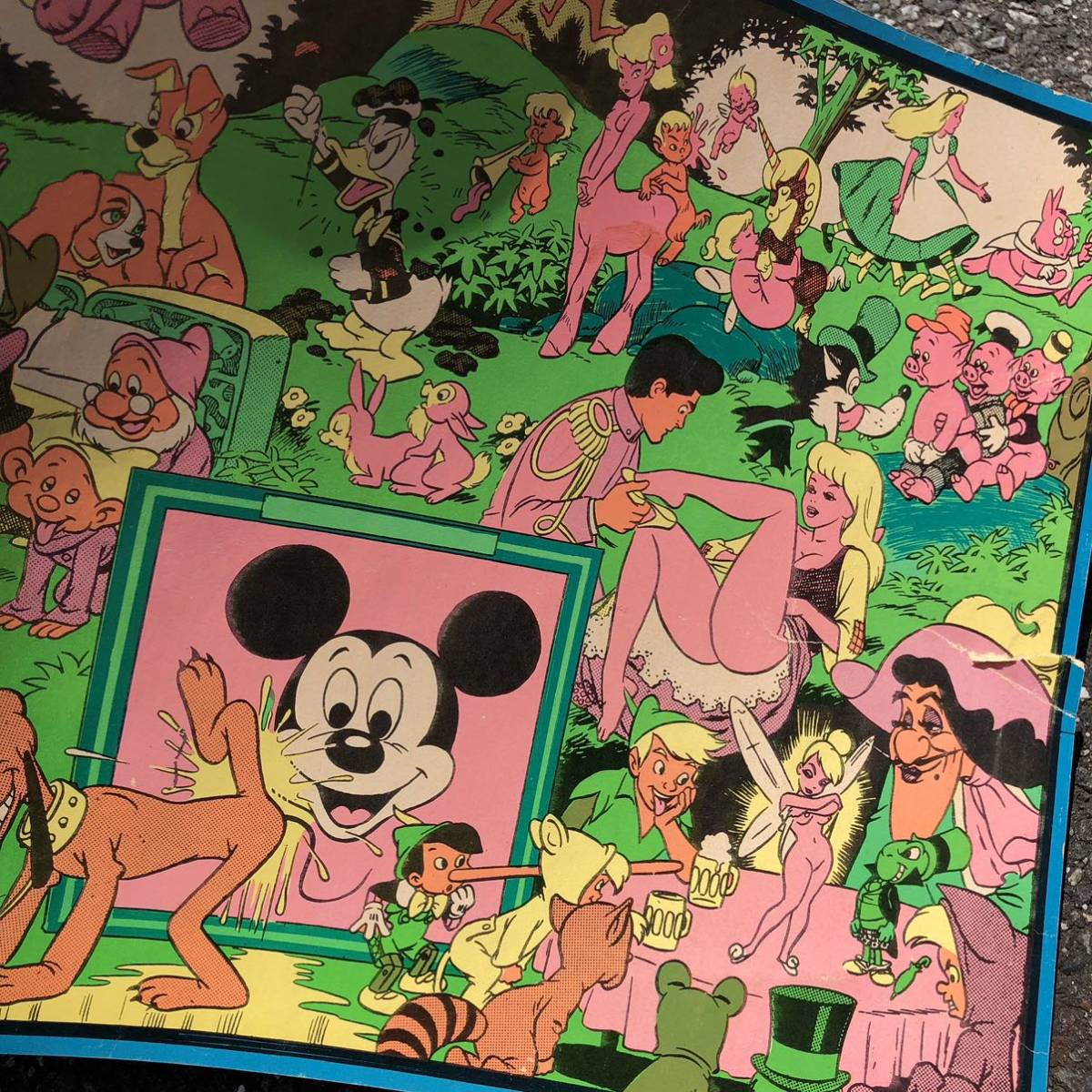 ビンテージ Disneyland Memorial Orgy ディズニーランドメモリアルオージー セディショナリーズ ミッキー ブラックライト ポスター 雑誌_画像2