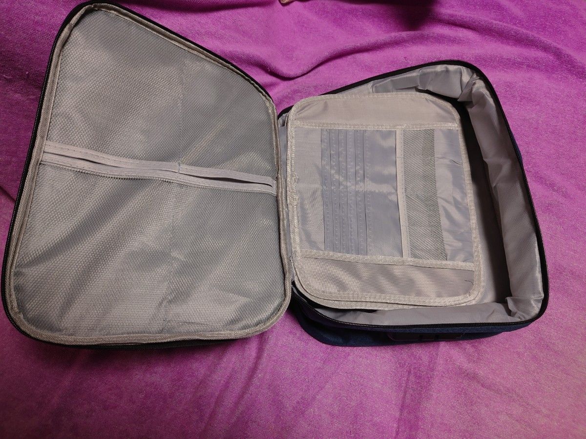 キャリーオンバッグ　オーガナイザーケース　スーツケース　キャリーケース　生活雑貨　PCケース　グレー　１個