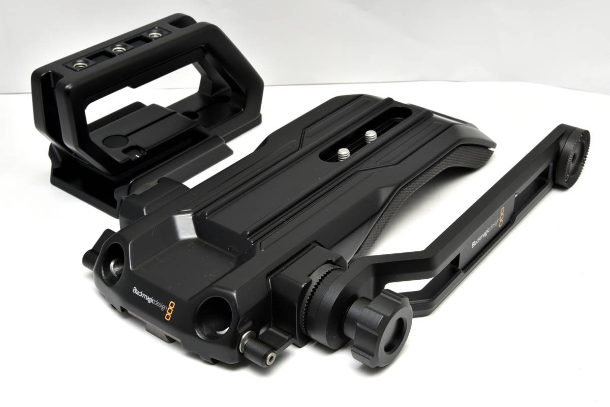 美品！ Blackmagic URSA Mini Shoulder Kit　ブラックマジックデザイン　ショルダーキット　クイックリリース　トップハンドル　ハンディー_目立つダメージ全くなし！