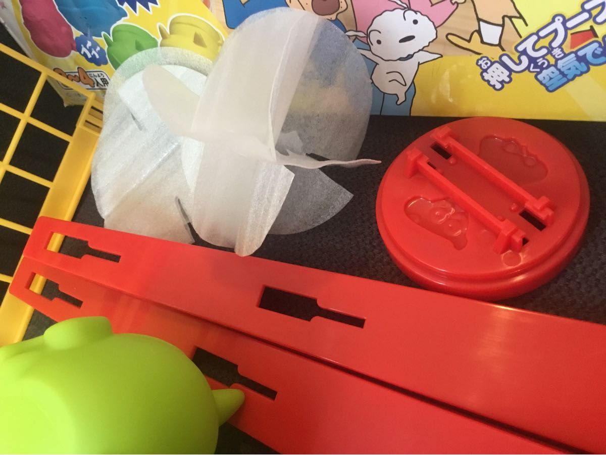USED 良品 クレヨンしんちゃん 対決ぶーぶー ケツミントン 箱 USED 良品 クレヨンしんちゃん 対決ぶーぶー ケツミントン 箱