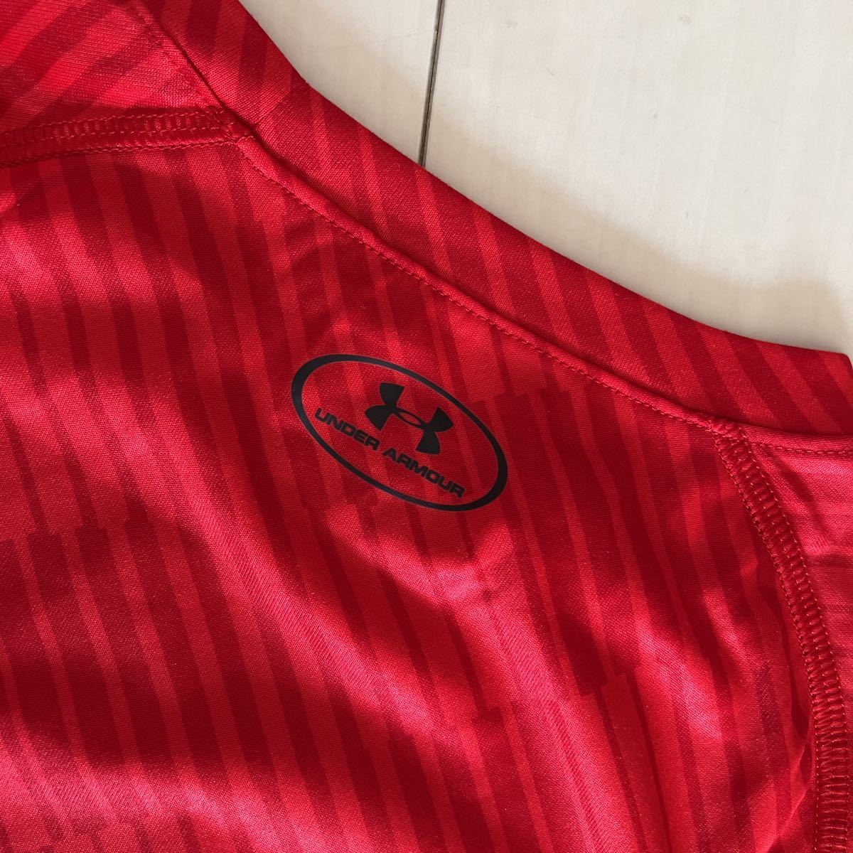 UNDER ARMOUR 半袖Tシャツ 140ー150 YLG 3740円 スポーツウェア　赤レッド黒ブラック　ロゴマーク　アンダーアーマー_画像7