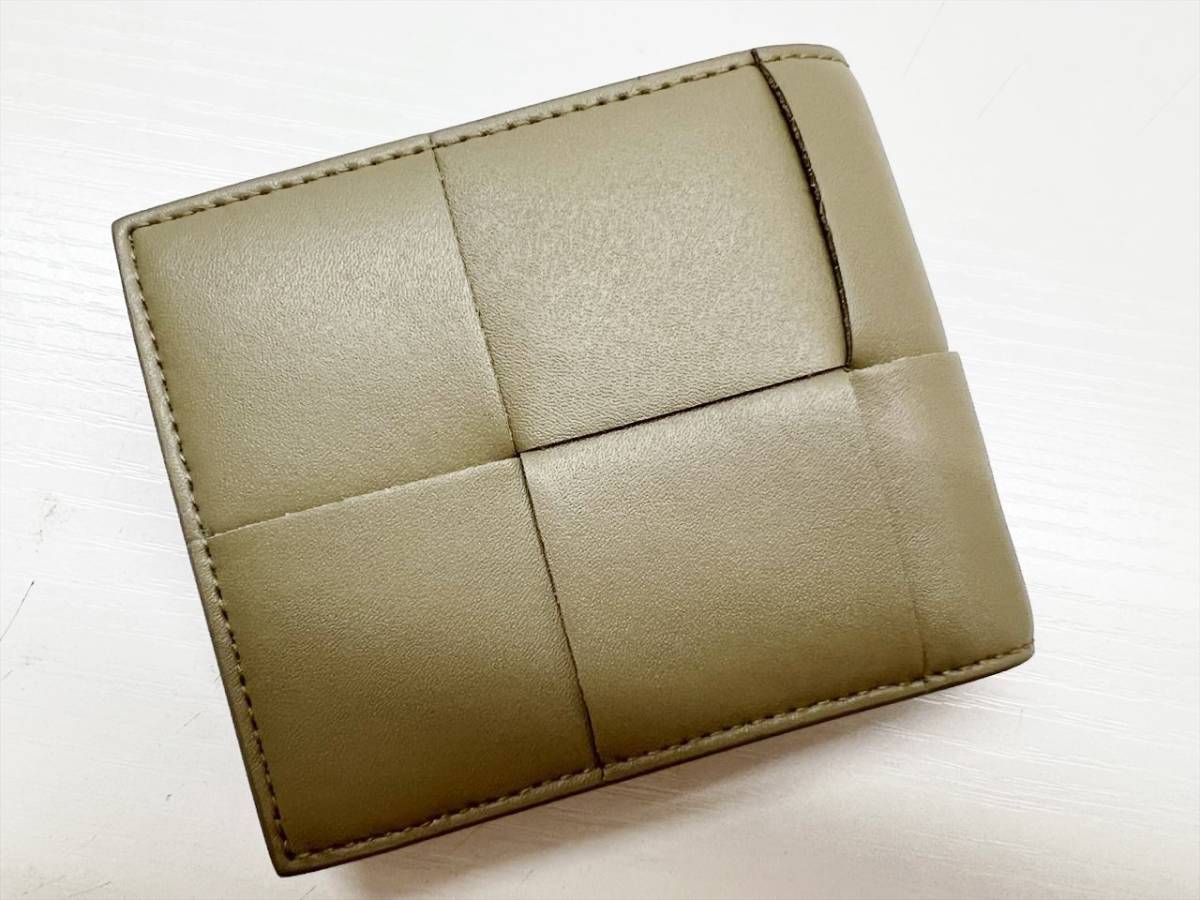 美品 Bottega Veneta ボッテガヴェネタ カセット 二つ折りウォレット 財布 小銭入れあり トープ 649603