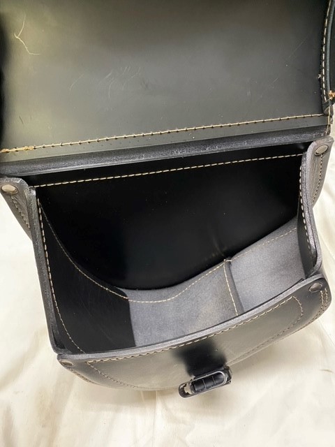 Lucky Custom Leather サドルバッグ サドルシート ツールバッグ 最高級イタリアンレザー ダメージブラック×ブラック ショベル チョッパー_画像3
