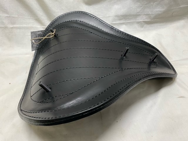 日本初上陸 Lucky Custom Leather製 サドルシート イタリアンレザー ブラック×ブラック ショベル ナックル パンヘッド ボバー チョッパー_画像5