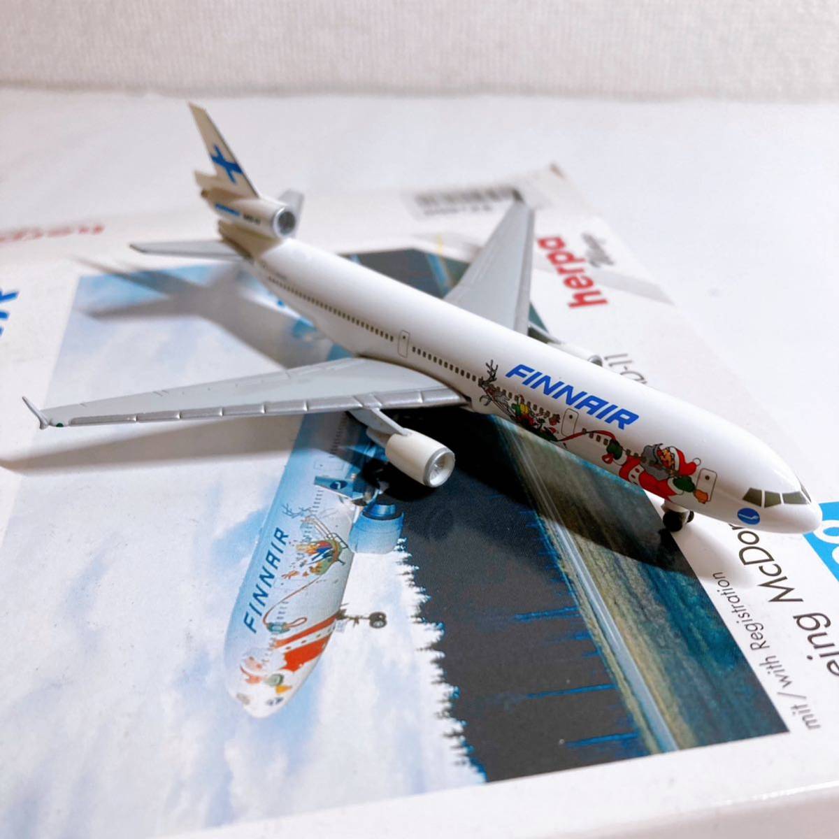 ヘルパ フィンランド航空 ボーイング MD-11 サンタクロース 1/500 【herpa フィンエアー】_画像1