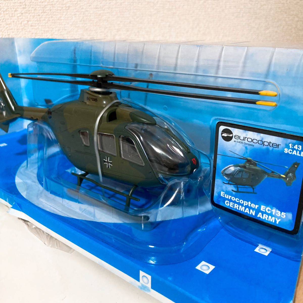 スカイパイロット ドイツ軍 ユーロヘリコプター EC135 1/43 【NewRay】_画像3