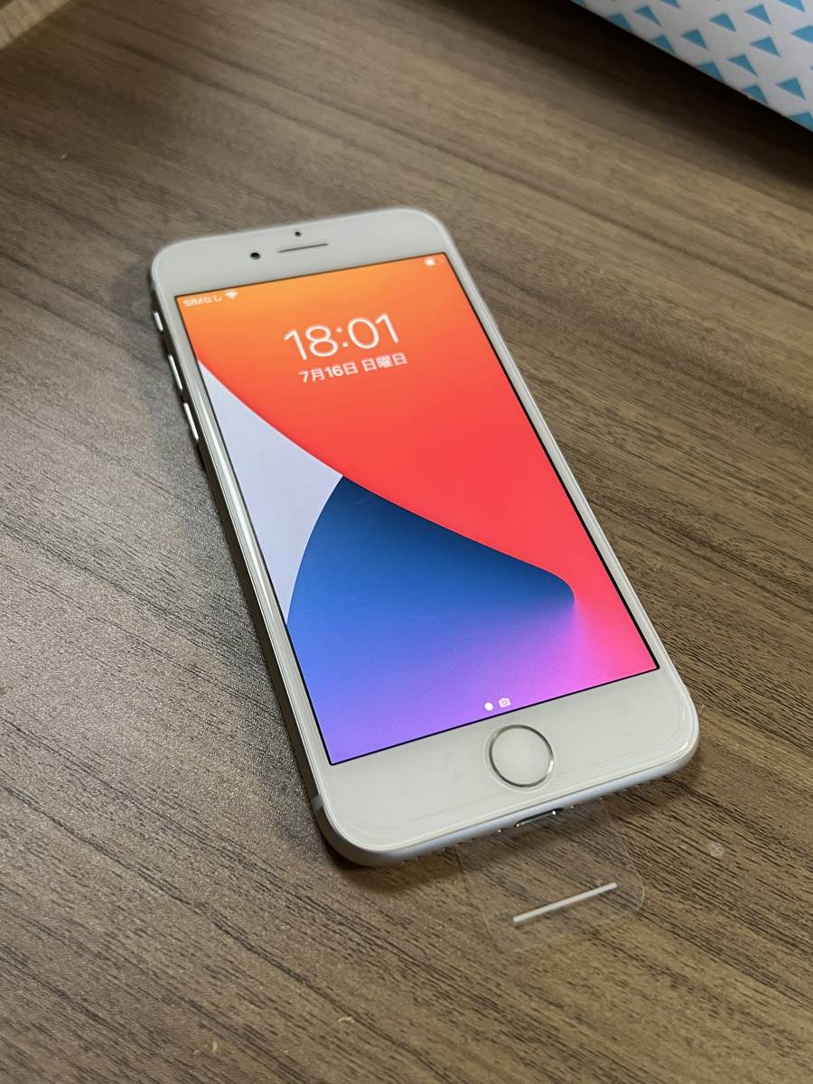 新品 iPhone8 64GB Softbank版SIMフリー シルバー バッテリー100% 未使用品