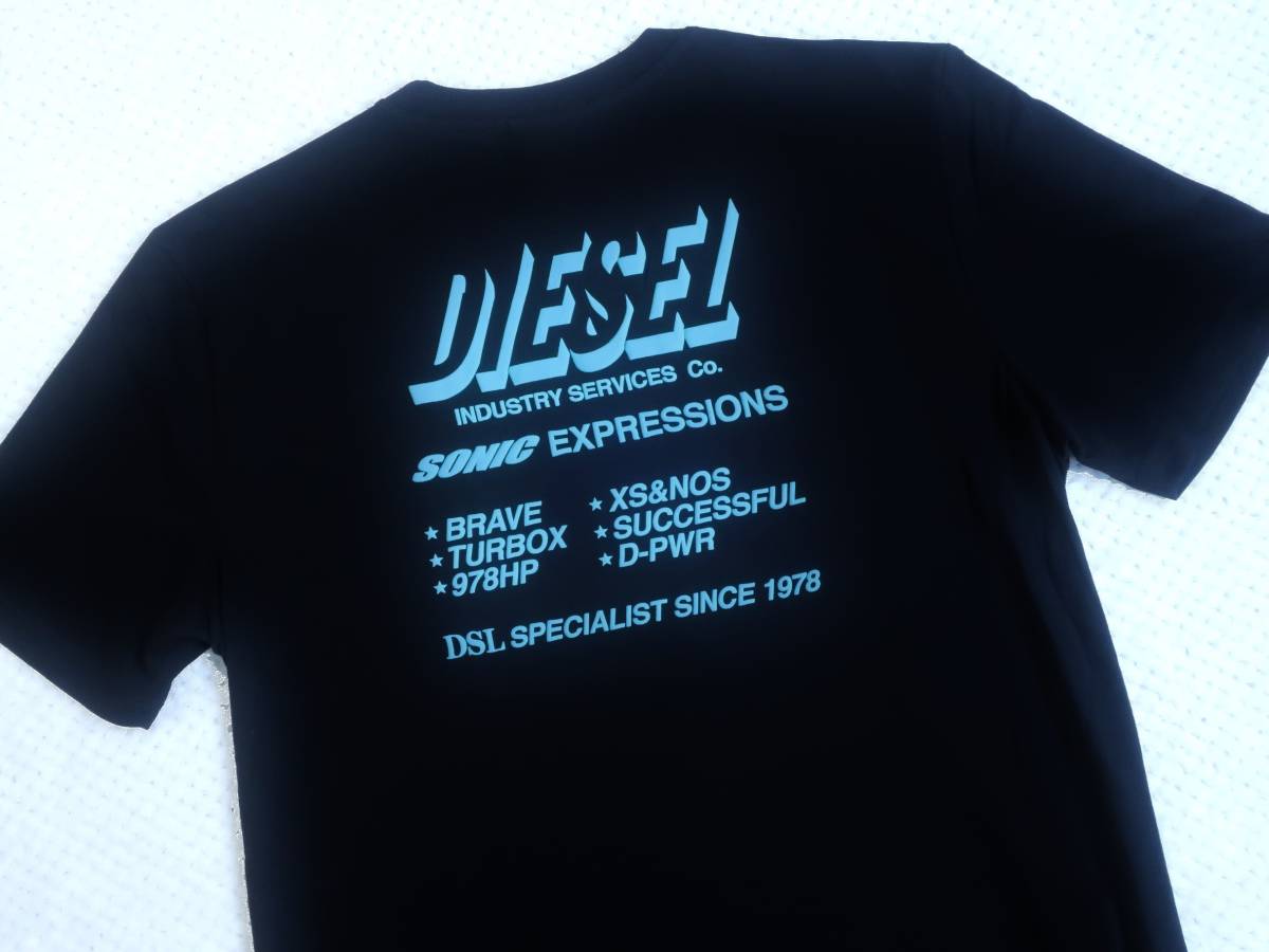 新品★ディーゼル DIESEL★ブラック グラフィック Tシャツ★ブルー フロント&バック エンボス ロゴ プリント 黒 L☆954_画像2