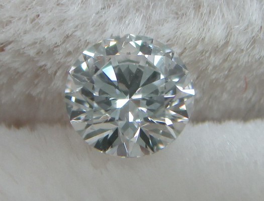J-154　　ダイヤモンド　0.232ct　D　VVS-1　3EX　NONE　ハートアンドキューピッド　中央宝石鑑定書付