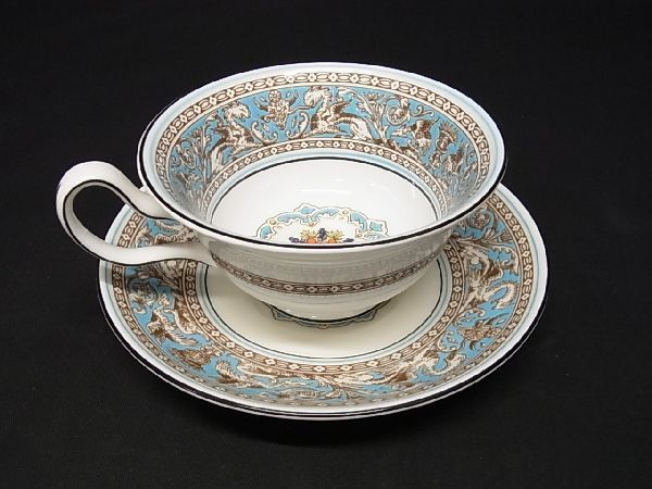 ■新品同様■ WEDGWOOD ウェッジウッド フロレンティーン ターコイズ カップ＆ソーサー 食器 テーブルウェア アイボリー系 DA3712_画像1