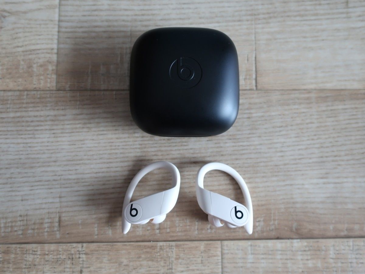 人気 美品 beats Powerbeats Pro ワイヤレス 箱付き 白 パワー 人気 美品 beats Powerbeats Pro ワイヤレス 箱付き 白 パワー
