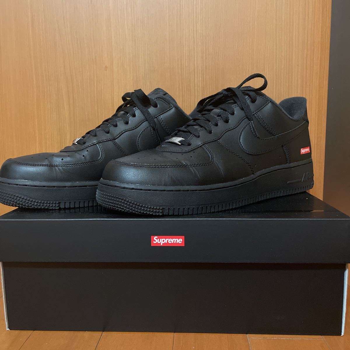 希少 即完売『SUPREME』×『NIKE』23S/S AIR FORCE1 シュプリーム ナイキ エアフォース1 コラボスニーカー ストリート 10.5 28.5cm_画像1