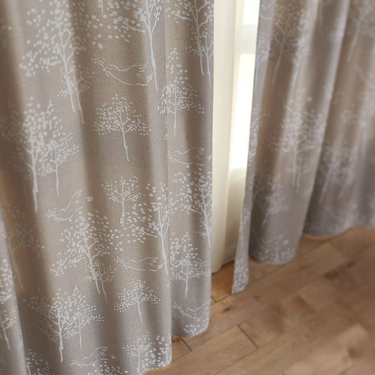 カーテン 遮光 3級 幅100×丈178cm 2枚組 鳥 森 植物 掃出窓 日本製 ナチュラル 形状記憶 グレー ベージュ グレージュ_画像3