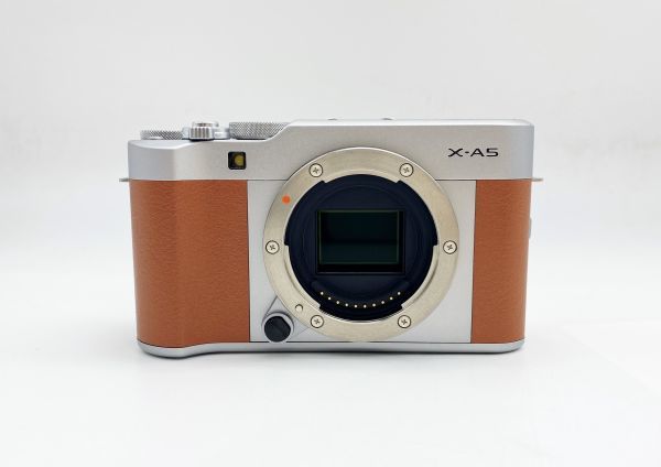 おトク情報がいっぱい！ FUJIFILM ボディ X-A5 富士フイルム