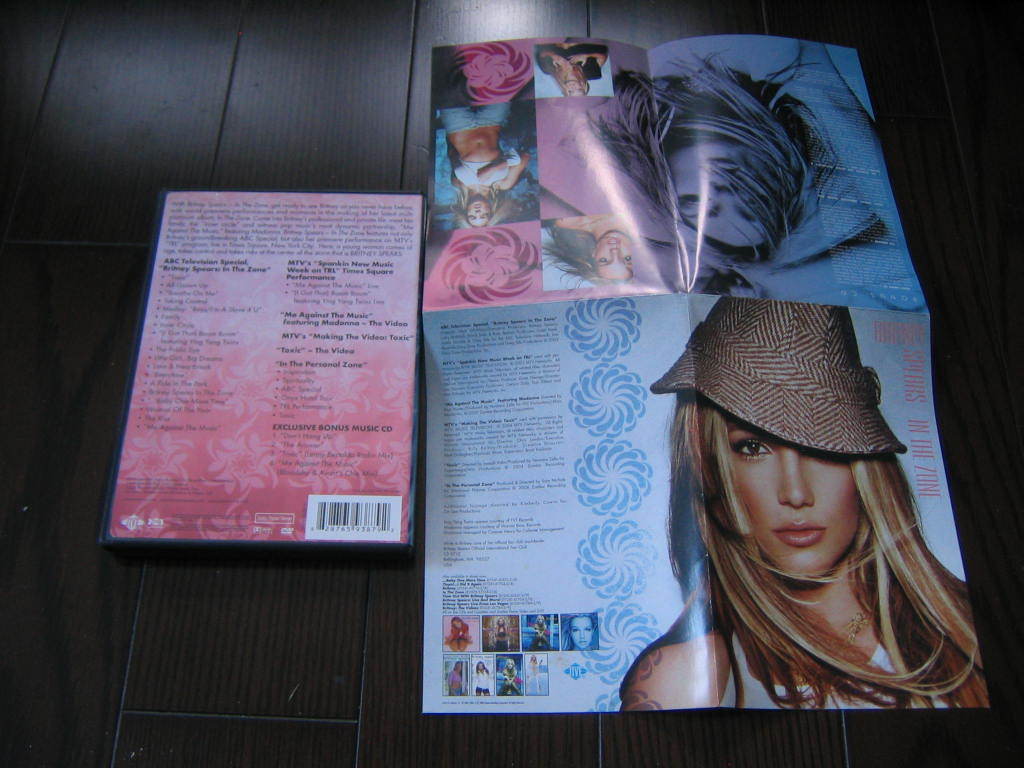 ♪ DVD+CD Britney Spears ブリトニー・スピアーズ / In the zone / ミニ・ポスター付 輸入盤♪_画像4