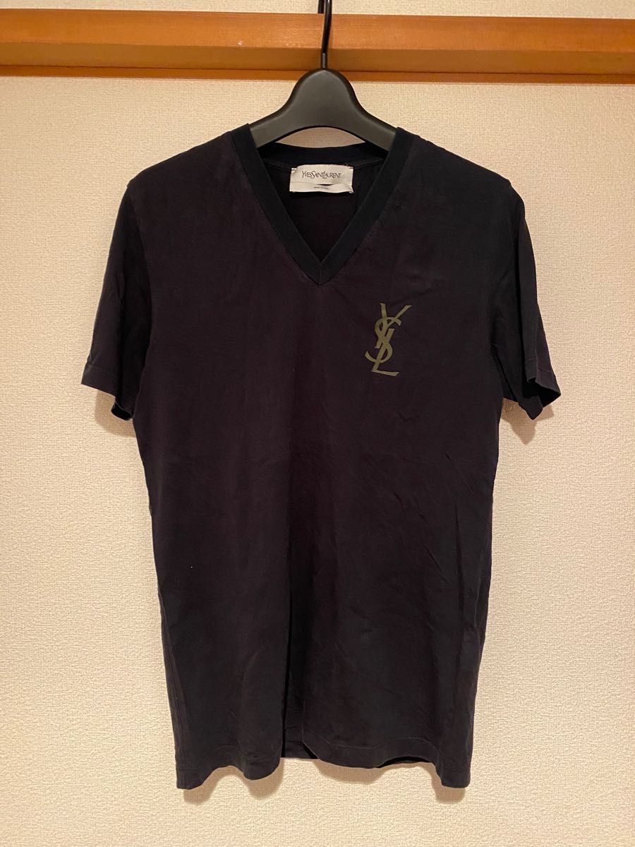 イヴサンローラン　YVES SAINT LAURENT  Vネック Tシャツ　半袖　ロゴ　プリント