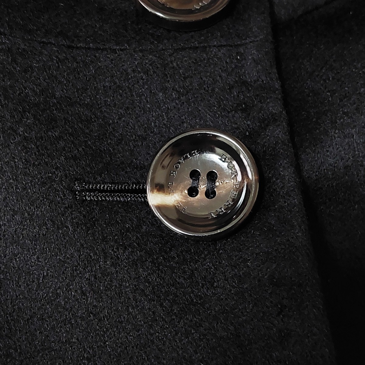 美品 上質 BURBERRY バーバリーブラックレーベル カシミヤ100% ロングコート シャドーチェック ロゴボタン スタンドカラー ブラック 38_画像5