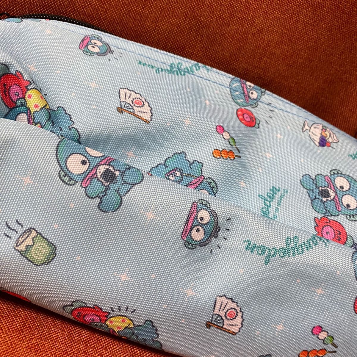ハンギョドン 折りたたみテーブル アルミ製 サンリオ アベイル ハンギョドン 折りたたみテーブル アルミ製 サンリオ アベイル