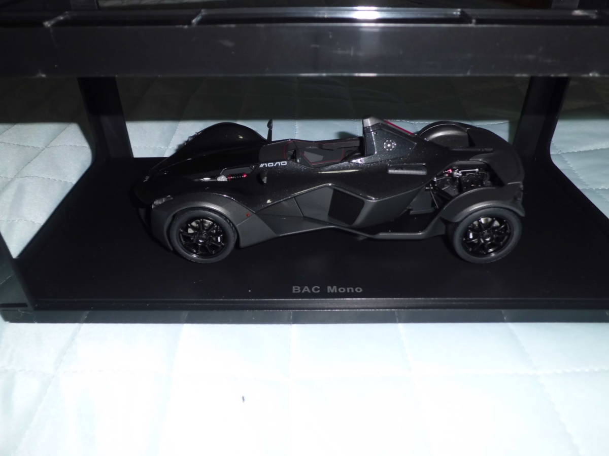 【開封品】オートアート1/18 BAC Mono ブラックメタリック_画像1