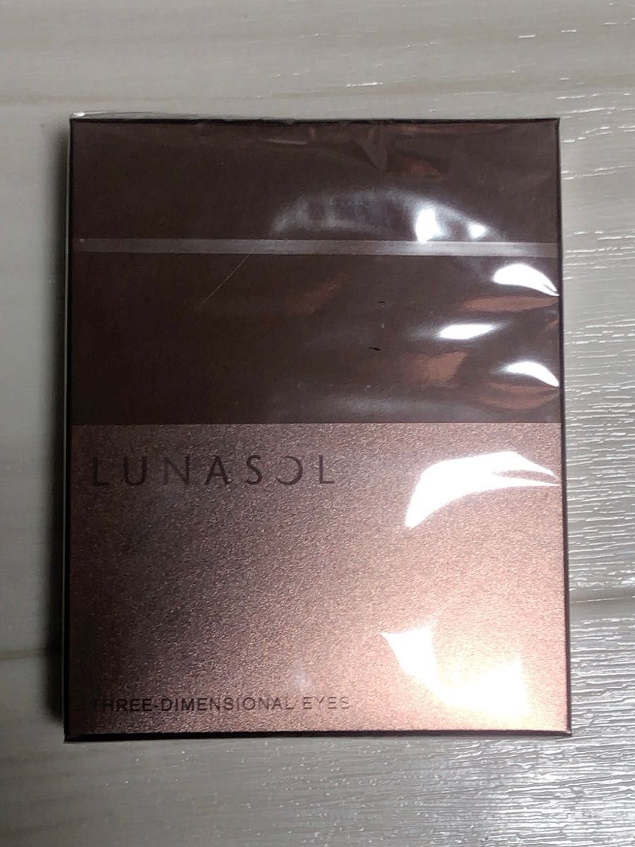 LUNASOL スリーディメンショナルアイズ アイシャドウ 01Neutral Beige