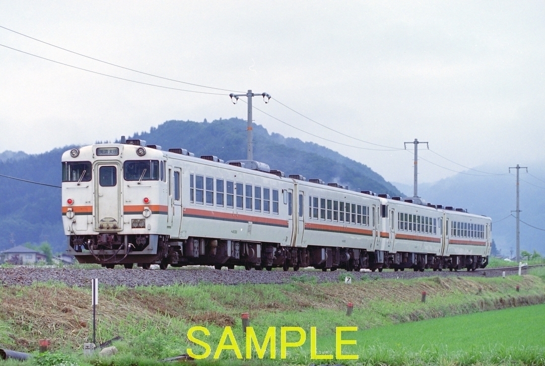 ☆90～00年代鉄道9jpgCD[高山線キハ40・47・48東海色・キハ28・58国鉄色2・3・4連、キハ28－3001他2連(太多線多治見駅)]☆_DP8990