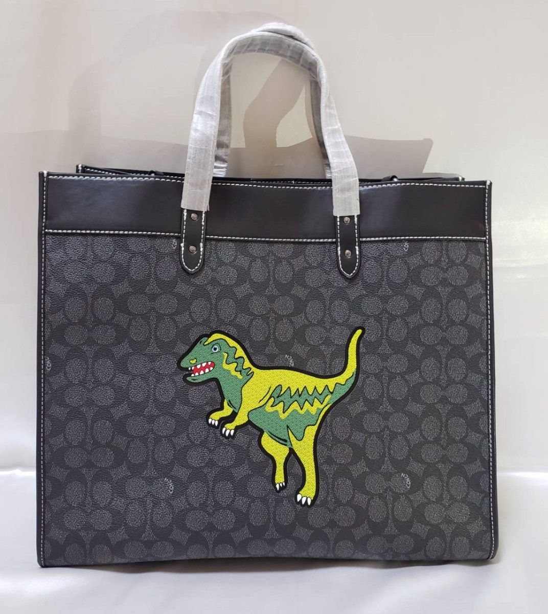 未使用 コーチ COACH フィールド トート 40 シグネチャー 未使用 コーチ COACH フィールド トート 40 シグネチャー
