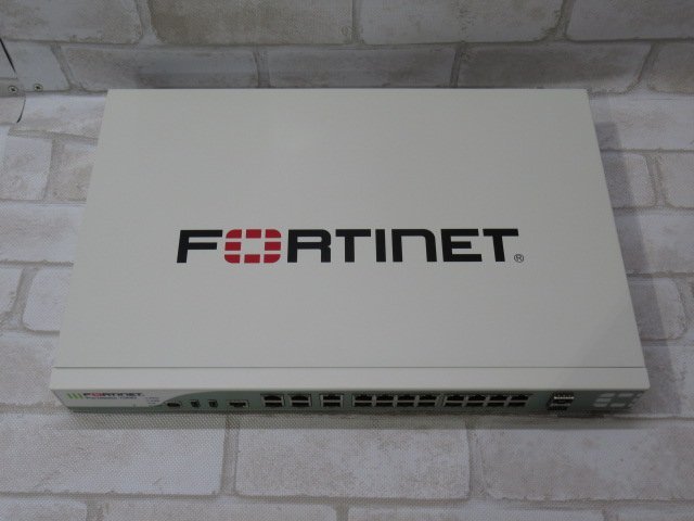 Ω 新DKF 0049♪ Fortinet【FG-100D】FortiGate-100D 通電確認のみ 領収書発行可能・祝10000取引突破!!_画像3