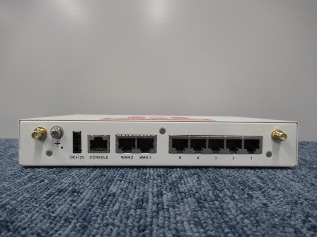 ▲Ω 新DK 0117♪ 保証有 Fortinet【FWF-50E-2R】FortiWiFi-50E-2R(= FortiGate-50E+Wifi機能) UTM ライセンス期限切れ FW：v5.6.13_画像3