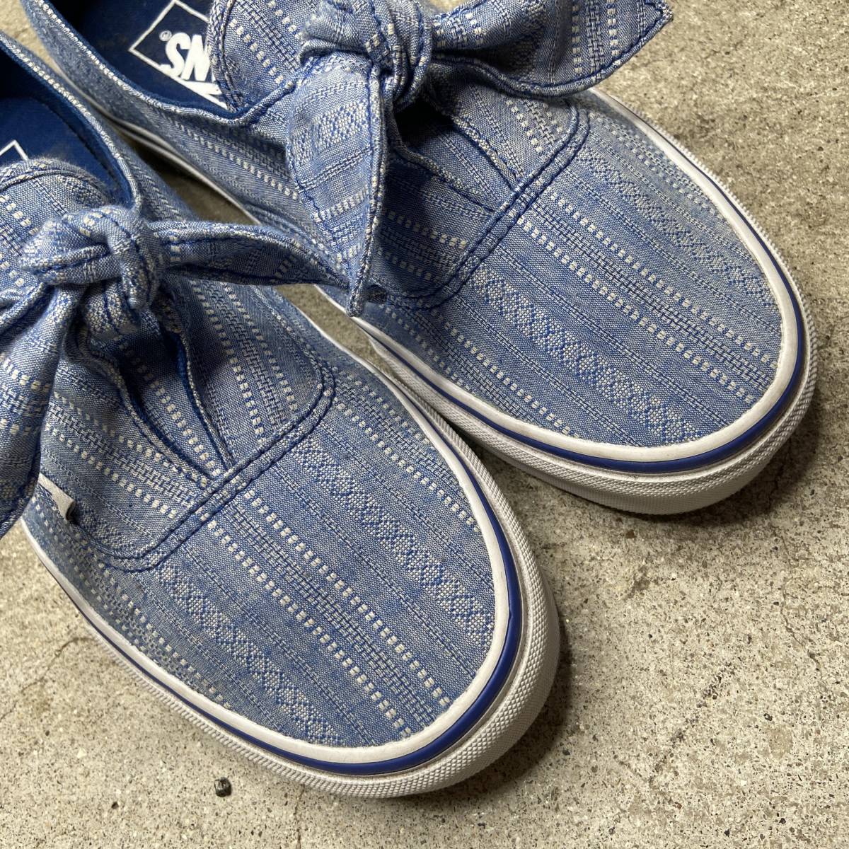 送料無料☆VANS☆バンズ☆AUTHENTIC KNOTTED☆オーセンティック リボン☆ローカットスニーカー☆総柄☆サックス☆26.5cm☆G23_画像7