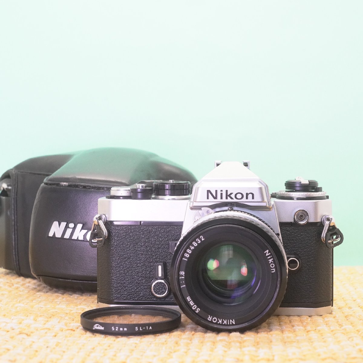 フィルムカメラの完成型。Nikon F80S＋標準レンズ 付属品