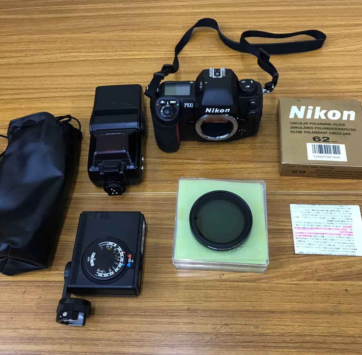 ☆ Nikon ニコン F100 35mm AF 一眼レフ フィルム カメラ + Circular