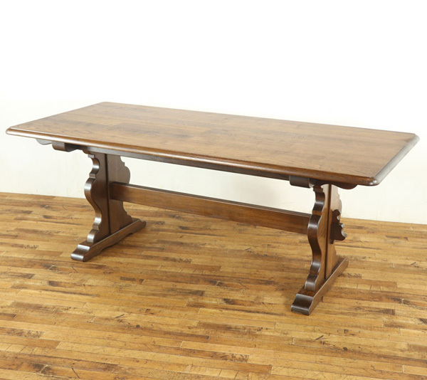 オランダテーブル　厚みのある無垢材　ダイニングテーブル　起伏がある脚部分のデザインも素敵　アンティークフレックス 64687a