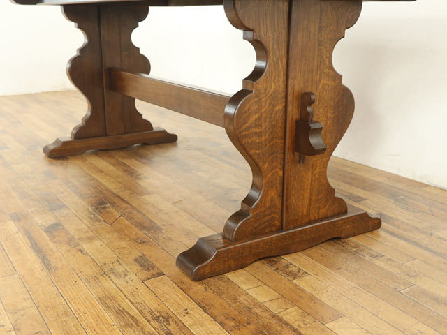 オランダテーブル　厚みのある無垢材　ダイニングテーブル　起伏がある脚部分のデザインも素敵　アンティークフレックス 64687a_画像6