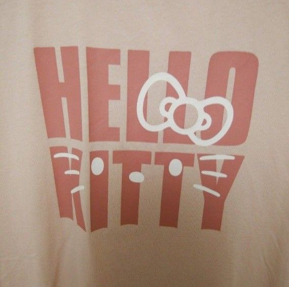 新品タグ付き　サンリオ　ハローキティ　半袖　Tシャツ　タグ付き　半袖　Tシャツ　ロゴ　Hello Kitty