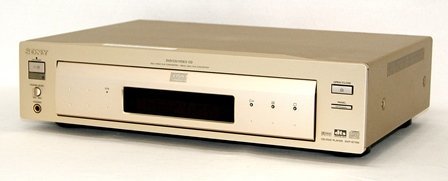 [ used ] SONY Sony DVP-S7700 Gold DVD player (CD DVD player 