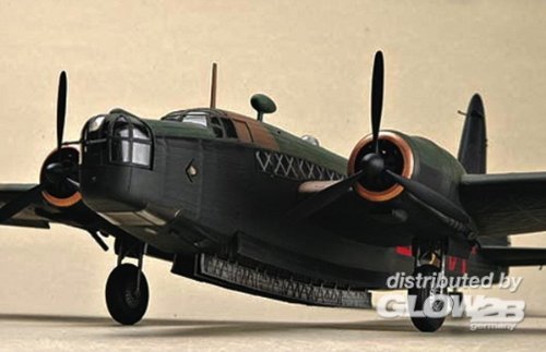 【中古】 トランペッター 1/48 ウェリントンMk1 C型 爆撃機 プラモデル_画像1