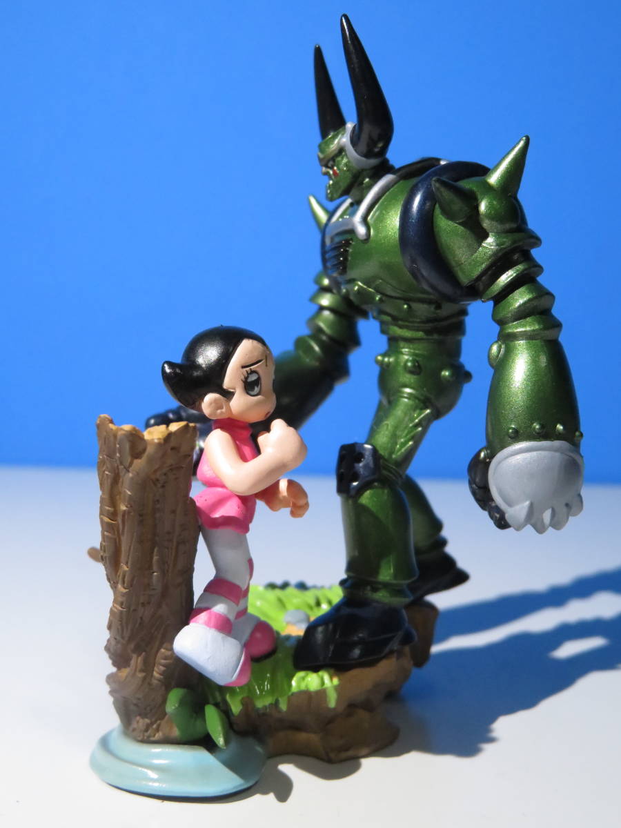  Astro Boy : figure collection /u Ran . Pluto u