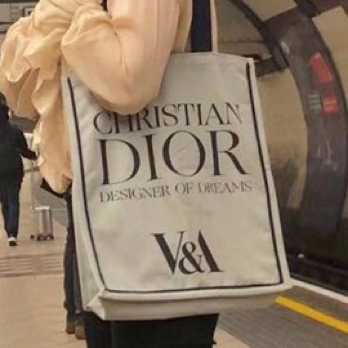 【新品未使用品】DiorディオールV&A 美術館限定 ノベルティ トートバッグ　クリスチャンディオール トートバッグ エコバッグ