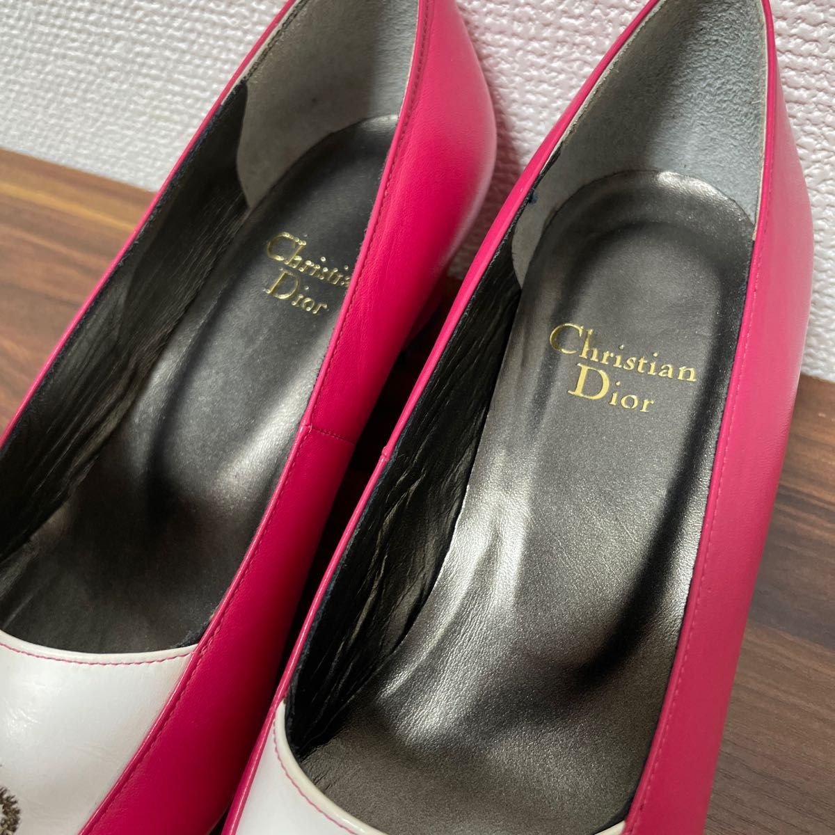 Christian Dior クリスチャンディオール 刺繍ロゴヒールパンプス Christian Dior クリスチャンディオール 刺繍ロゴヒールパンプス