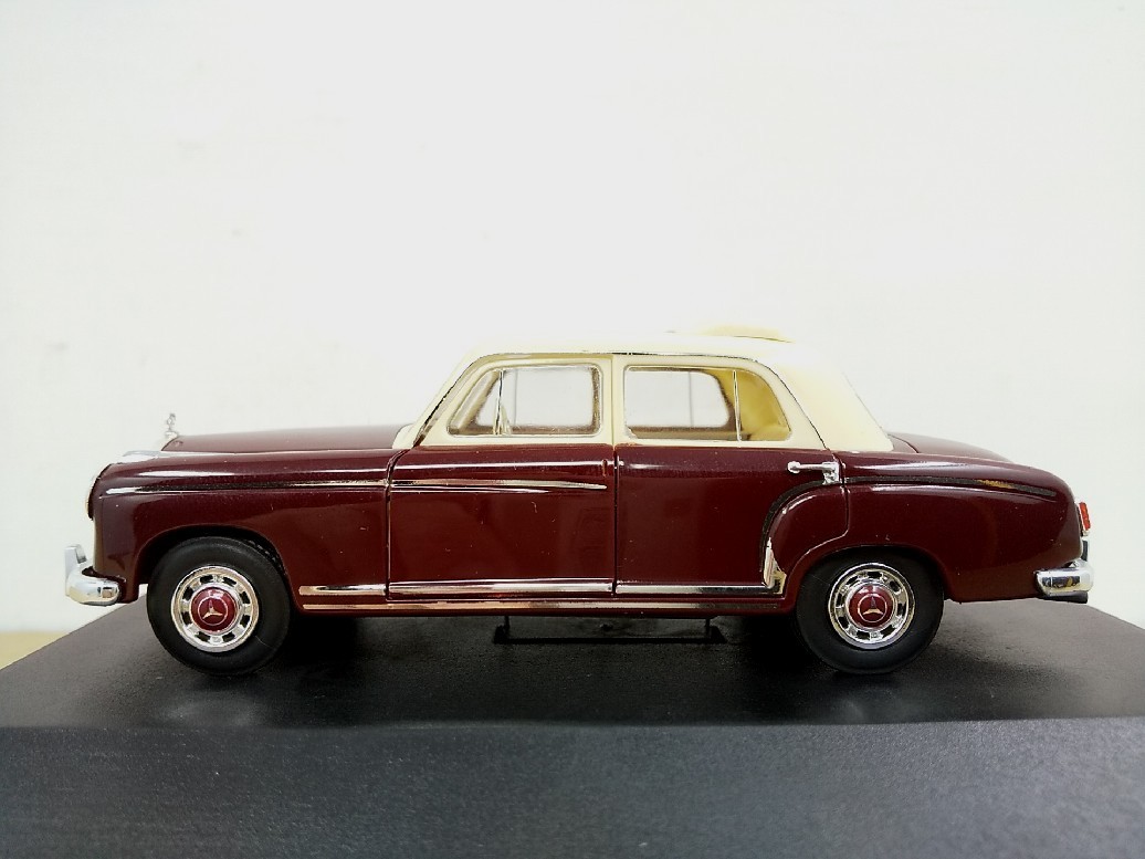 ■ FALLERファーラー 1/43 4325 Mercedes-Benz 220 S (Ponton) メルセデスベンツモデルミニカー 希少モデルの画像4